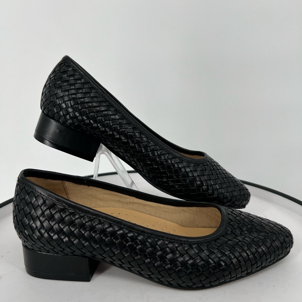 THE JADE BY TROTTERS SLIP ON‎ BLACK WOVEN LEATHER PADDED PUMPS